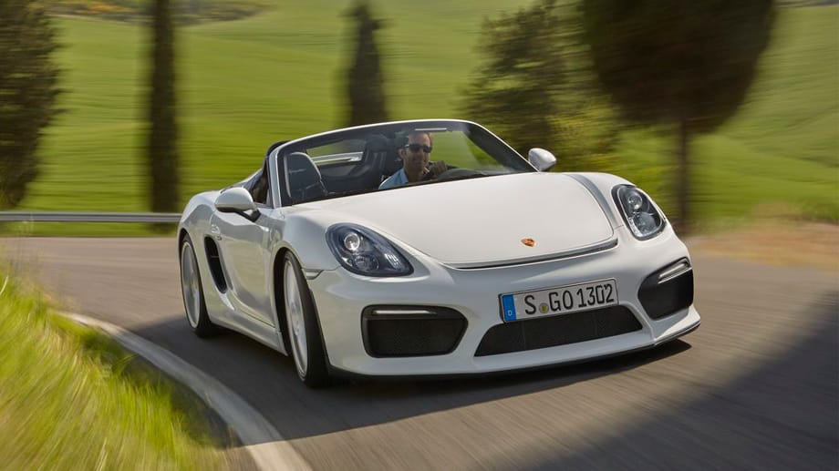 Das ist der neue Porsche Boxster Spyder. Der Sportwagen aus Zuffenhausen kostet mindestens 79.945 Euro. Das ist der neue Porsche Boxster Spyder. Der Sportwagen aus Zuffenhausen kostet mindestens 79.945 Euro.