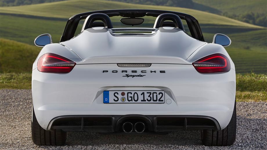 Lauter geht es kaum: Der Porsche Boxster Spyder hat einen irren Sound. Dazu tragen auch die beiden Endrohre am Heck bei. Lauter geht es kaum: Der Porsche Boxster Spyder hat einen irren Sound. Dazu tragen auch die beiden Endrohre am Heck bei.