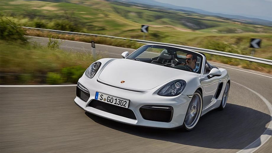 In nur 14,8 Sekunden liegt Tempo 200 an. Bis zu 290 km/h ist der Porsche Boxster Spyder schnell. In nur 14,8 Sekunden liegt Tempo 200 an. Bis zu 290 km/h ist der Porsche Boxster Spyder schnell.