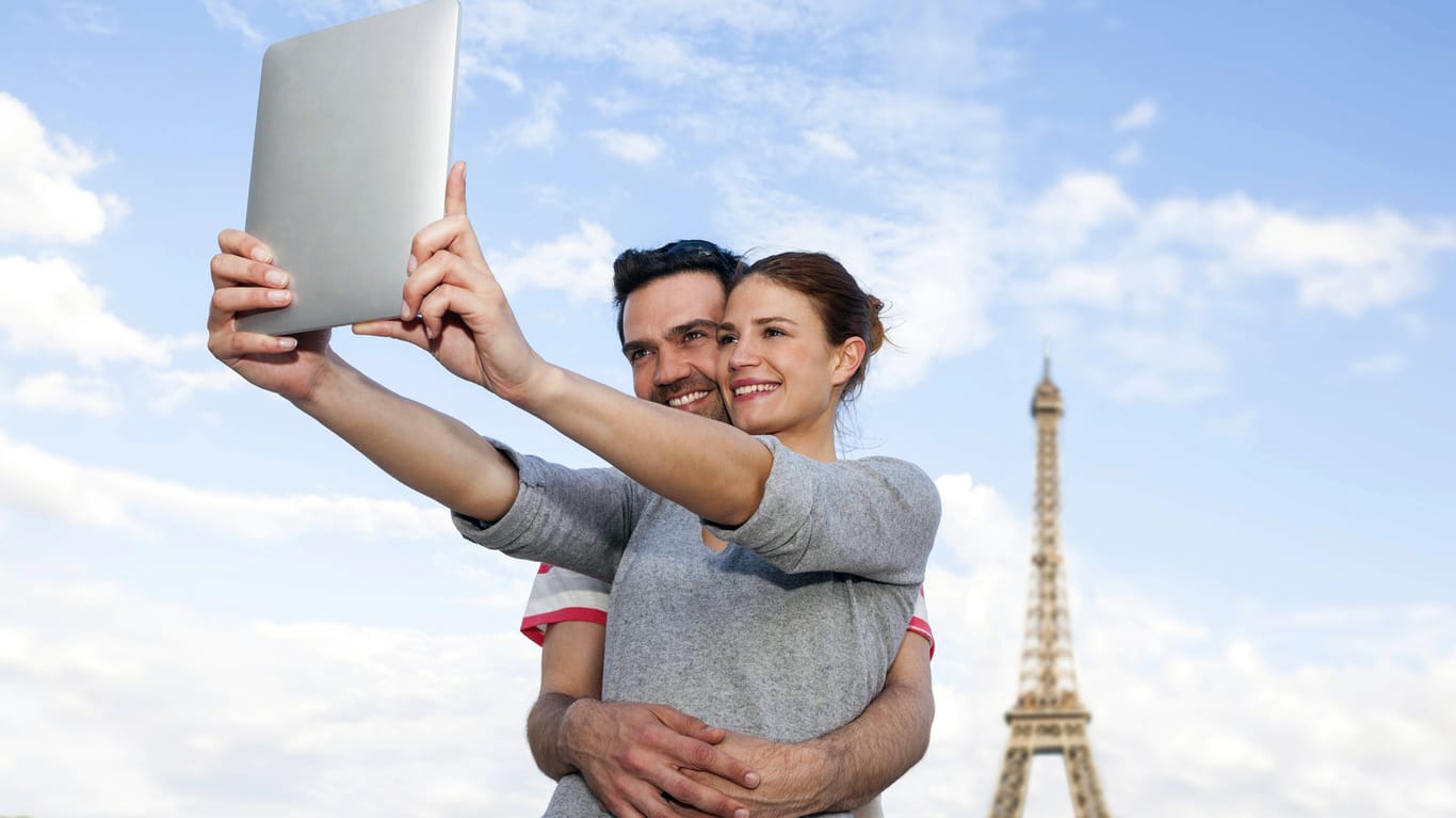 In Frankreich ist die Panoramafreiheit eingeschränkt. Der Eiffelturm darf nur tagsüber ohne Einschränkungen fotografiert werden.