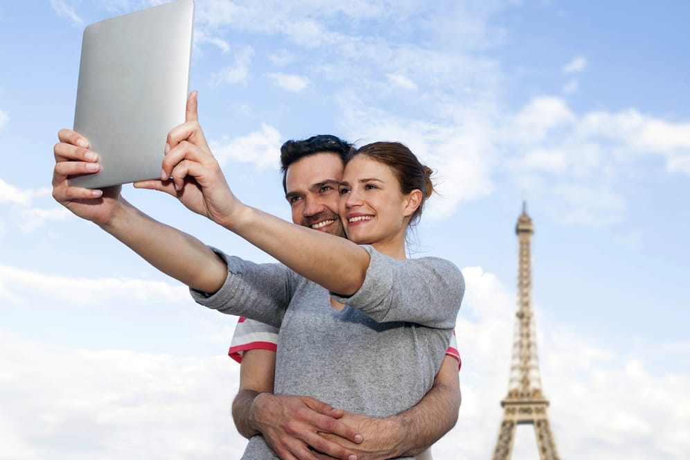 In Frankreich ist die Panoramafreiheit eingeschränkt. Der Eiffelturm darf nur tagsüber ohne Einschränkungen fotografiert werden.