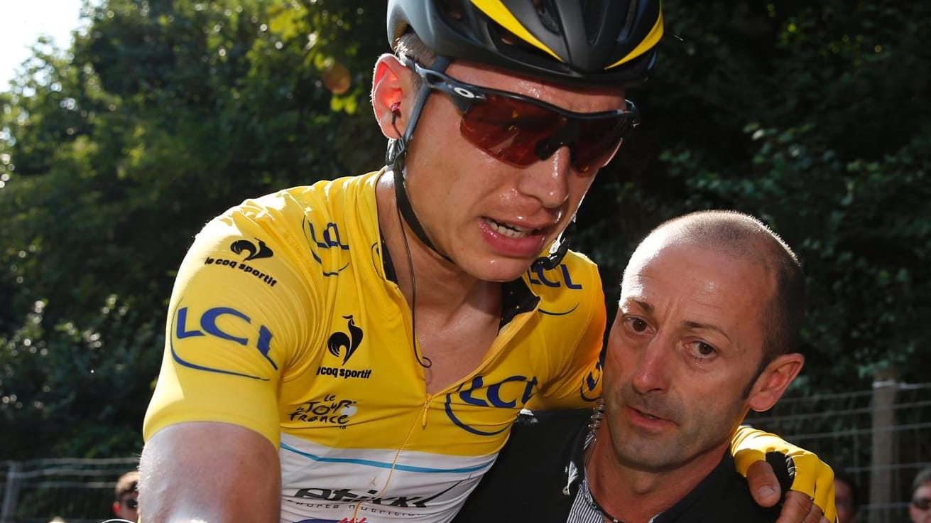 Tony Martin stürzt kurz vor dem Ziel der 6. Etappe bei der Tour de France.