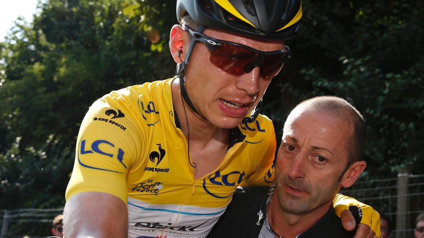 Tony Martin stürzt kurz vor dem Ziel der 6. Etappe bei der Tour de France.