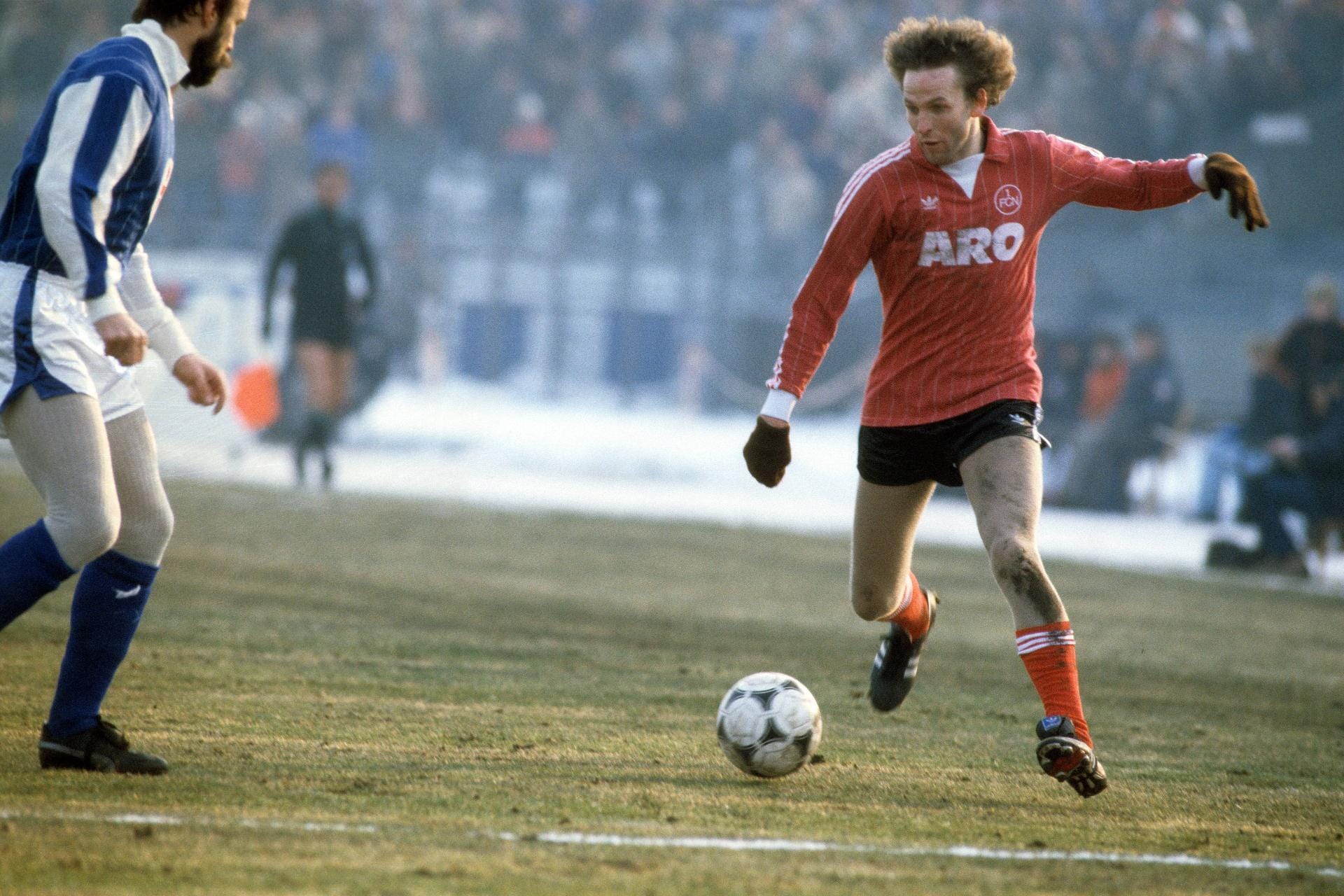 René Botteron (am Ball) spielte ebenfalls in Nürnberg (1982-83). Und davor auch beim 1. FC Köln.