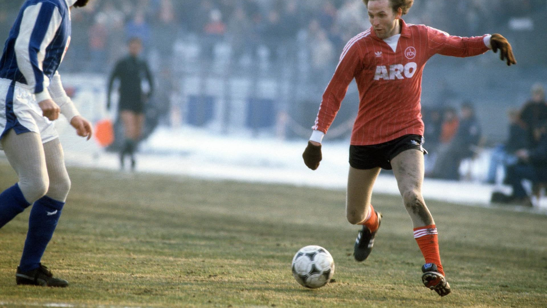 René Botteron (am Ball) spielte ebenfalls in Nürnberg (1982-83). Und davor auch beim 1. FC Köln.