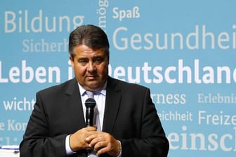 Wird zum Buhmann an der Parteibasis: SPD-Chef Sigmar Gabriel