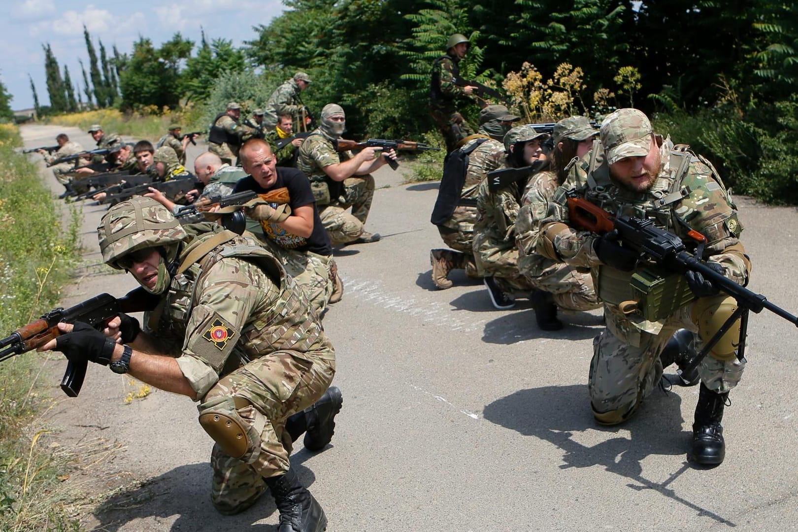 Ukraine: Selbstverteidigungseinheiten versuchen prorussische Separatisten zurückzudrängen.