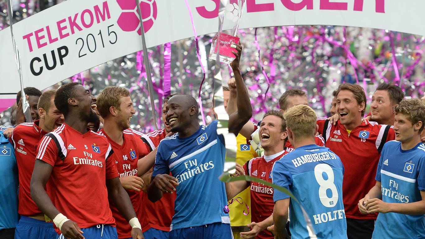 Der HSV gewinnt den Telekom Cup 2015.