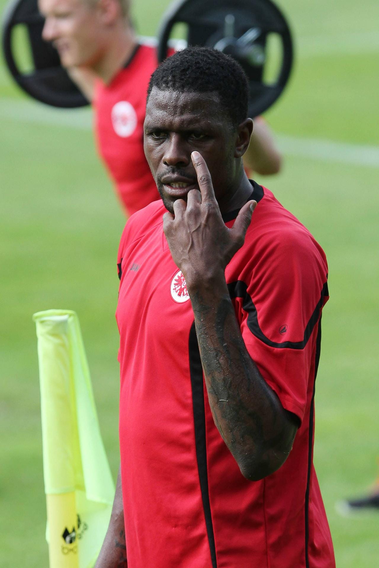 Mo Idrissou: Die Skandalnudel kickte schon für zahlreiche Vereine, sein letzter war KF Shkendija in Mazedonien. Kürzlich absolvierte der 35-Jährige ein Probetraining bei Preußen Münster.