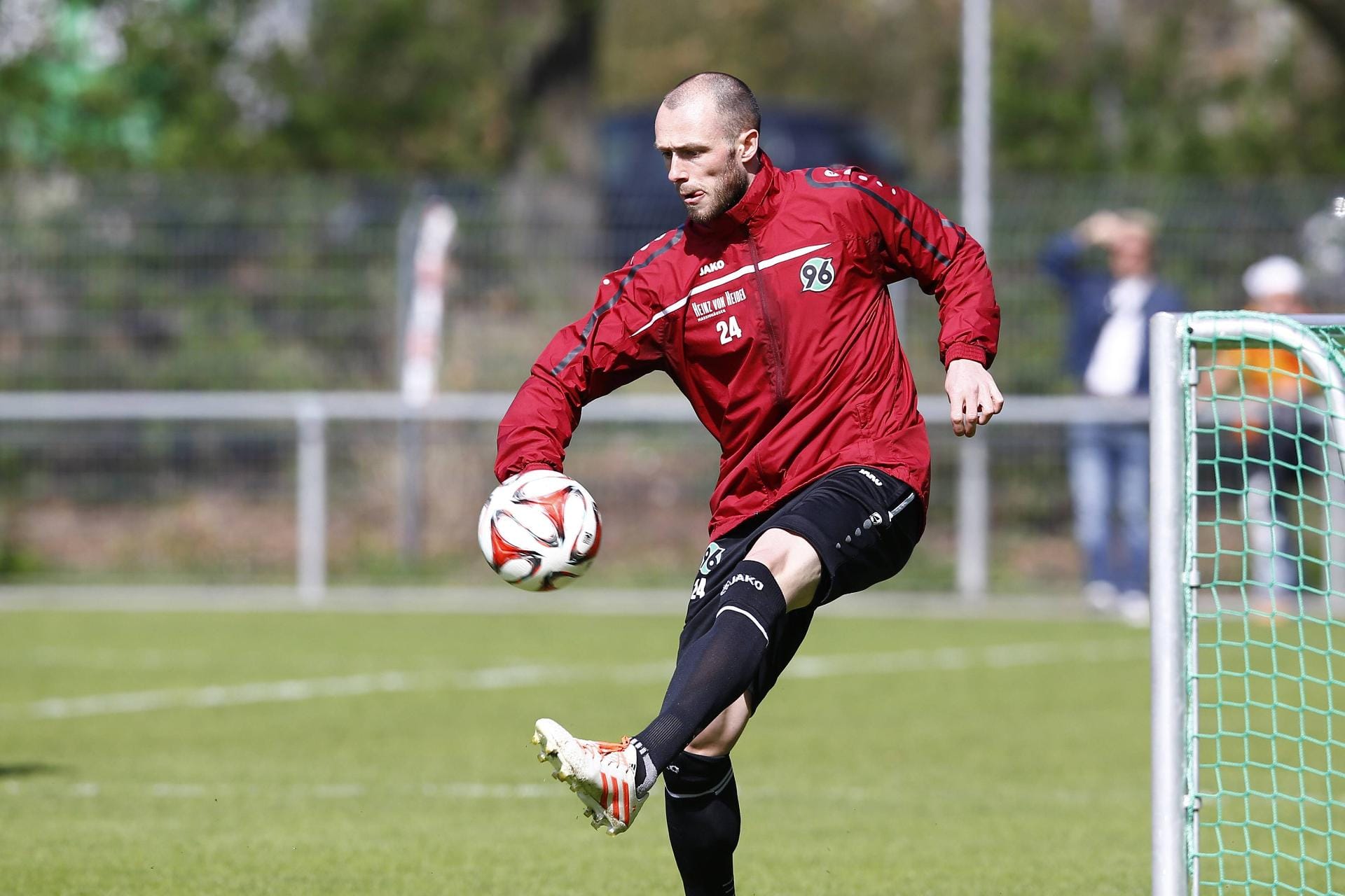 Christian Pander: Der 31-Jährige war oft von Verletzungen geplagt. Bei Hannover 96 wurde sein Vertrag nicht verlängert. Weitermachen will er aber auf jeden Fall.