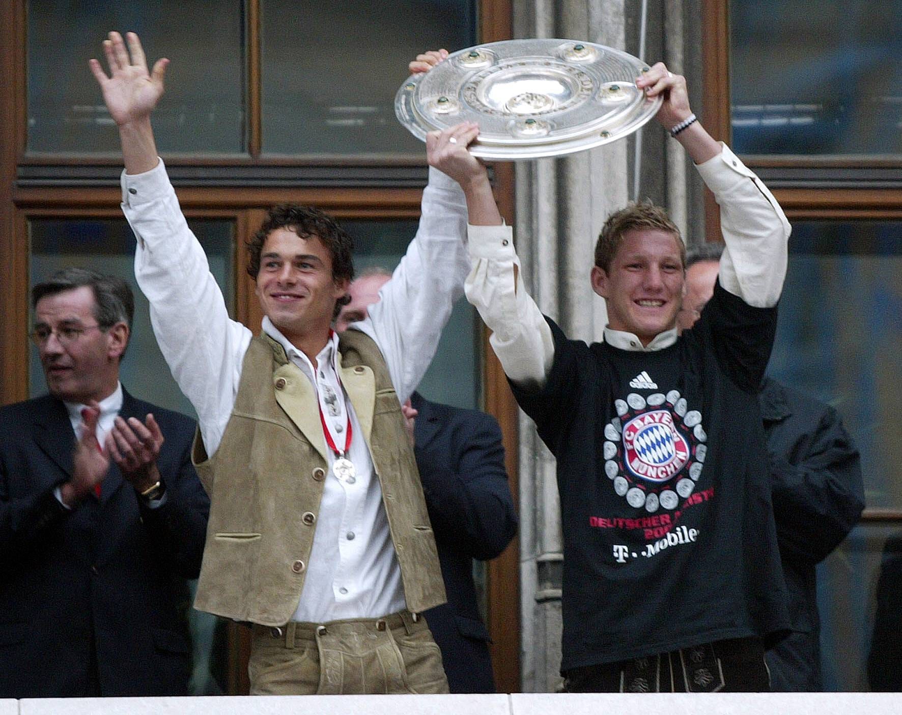 Im gleichen Jahr feiert er - hier mit Markus Feulner - den ersten Meistertitel mit den Bayern. Sieben weitere werden noch folgen.