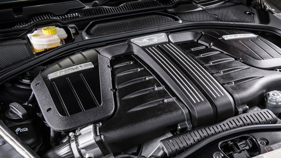 Der Sechsliter-W12 entwickelt künftig statt 575 satte 590 PS - das maximale Drehmoment steigt von 700 auf 720 Nm.