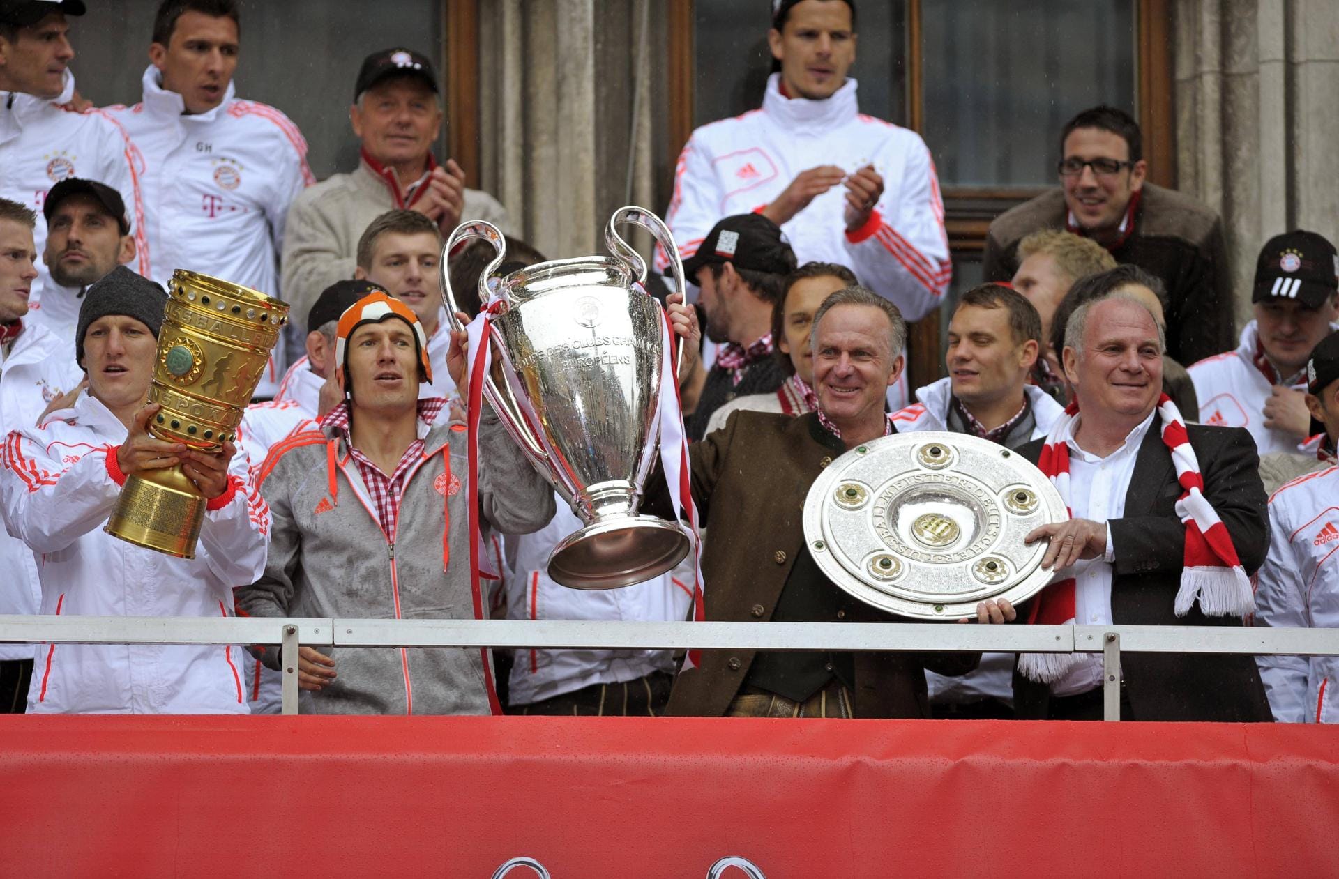 2013 die Krönung im Vereinsfußball: Schweinsteiger holt mit dem FC Bayern das Triple aus Champions League, Meisterschaft und DFB-Pokal.