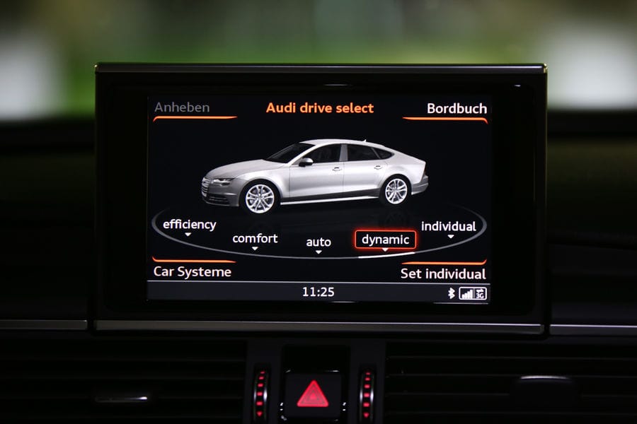 Die verschiedenen Drive-Modi lassen sich über ein Display einstellen.