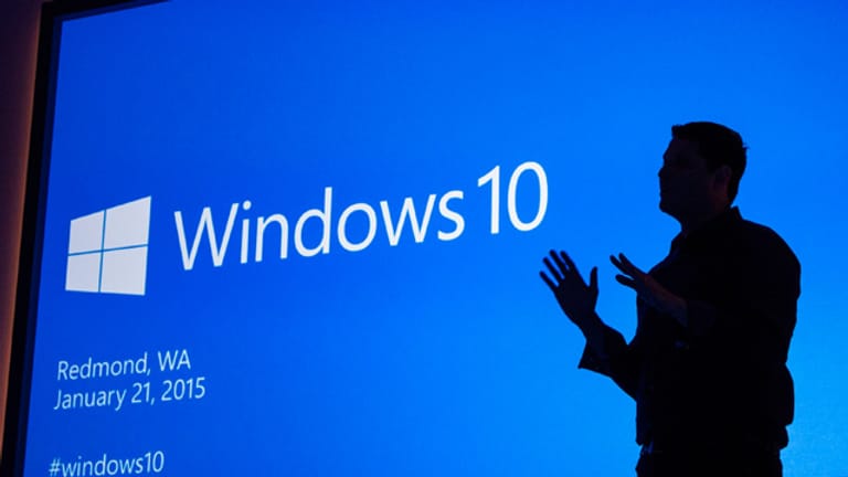 Microsoft Manager Gabe Aul präsentiert das neue Windows.