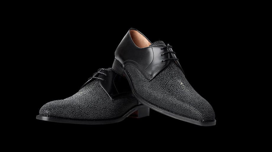 Schuhe für den Gentleman und Dandy bietet Shoepassion: der Derby aus Rochenleder (459 Euro).