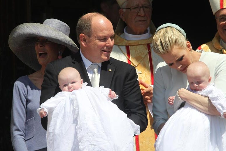 Fürstin Charlène mit Ehemann Albert und den Kindern Jacques und Gabriella.