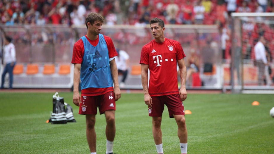 Thomas Müller (li.) und Robert Lewandowski bewerben sich um den Platz im Bayern-Sturm. Thomas Müller (li.) und Robert Lewandowski bewerben sich um den Platz im Bayern-Sturm.