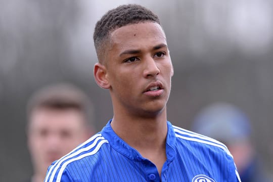 Schalke wartet noch immer auf die Rückkehr von Thilo Kehrer.