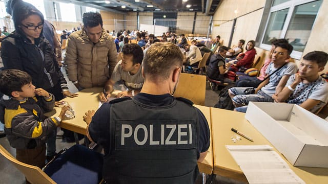 Flüchtlinge im bayerischen Passau: Die Landesregierung irritiert mit populistischen Tönen.