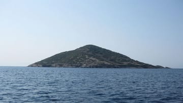 Schauspieler Johnny Depp soll Stroggilo Island in der Ägäis für 4,2 Millionen Euro gekauft haben, berichtet das griechische Magazin "Fortune".