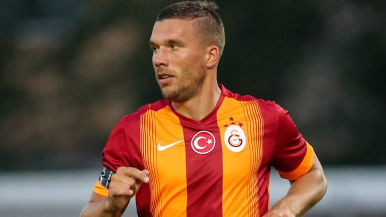 Lukas Podolski trifft gleich im ersten Spiel für seinen neuen Klub Galatasaray Istanbul.