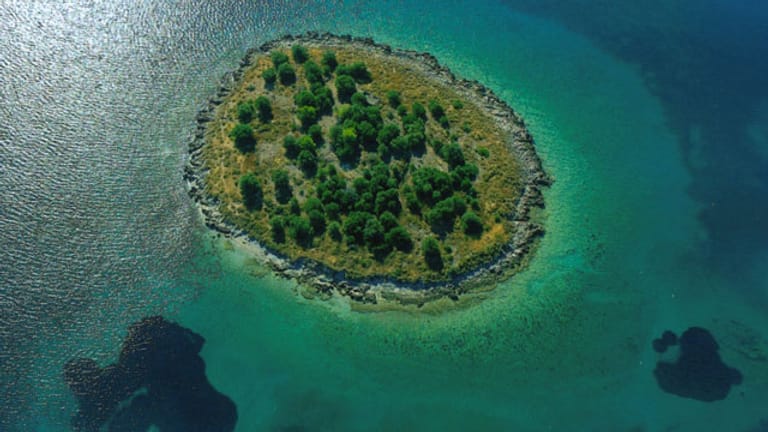 Wer schon immer eine Insel in Griechenland sein Eigen nennen wollte, sollte es sich jetzt ernsthaft überlegen.