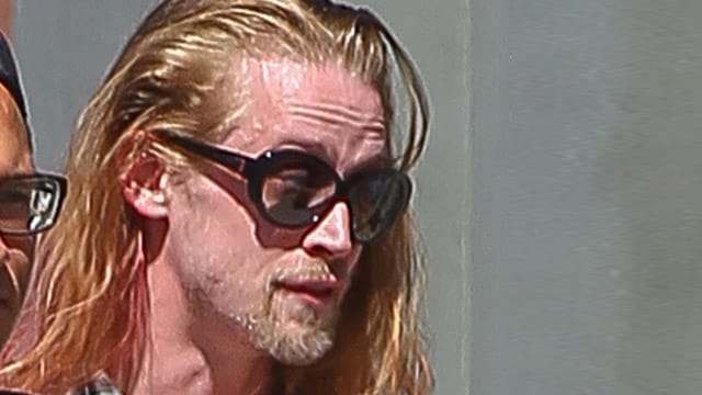 Macaulay Culkin erschien ganz schön abgerockt zu einem Date.