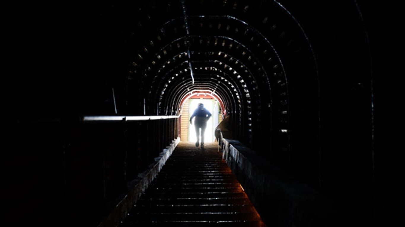 Unter den Kreidefelsen von Dover (Großbritannien) versteckt sich dieser Tunnel, der nun für Besucher freigeben wurde.