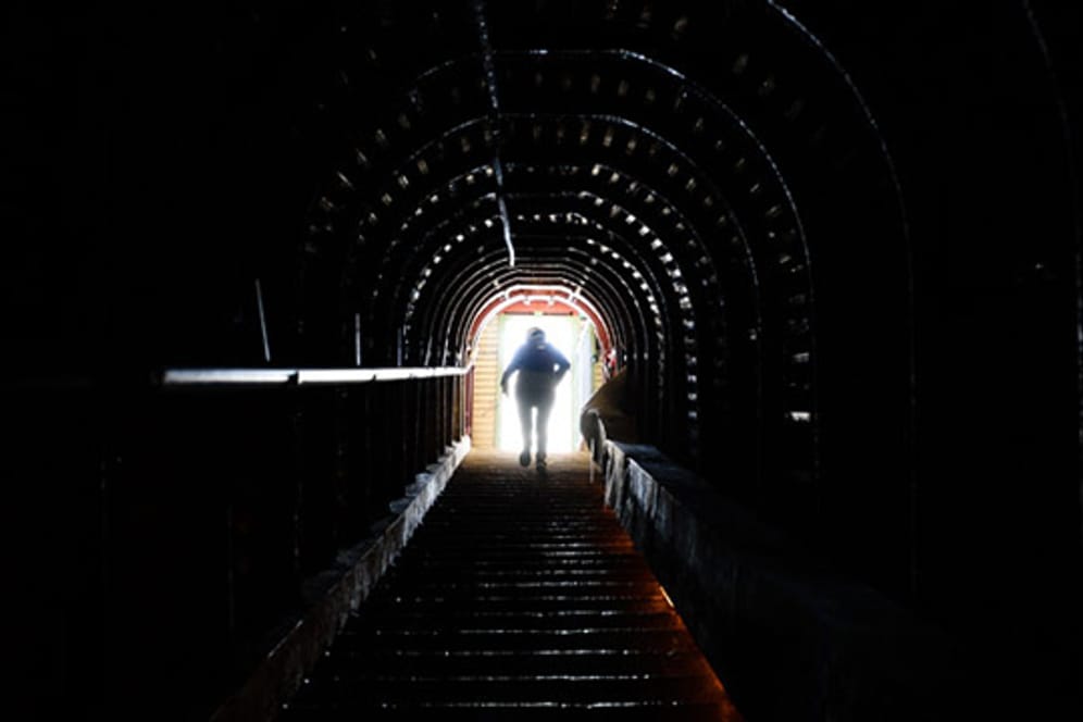Unter den Kreidefelsen von Dover (Großbritannien) versteckt sich dieser Tunnel, der nun für Besucher freigeben wurde.
