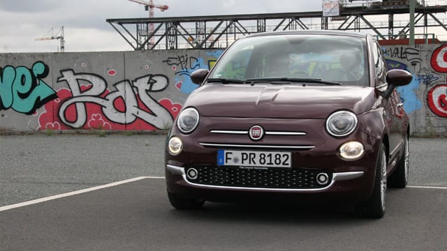 Fiat 500 Facelift: Kleine Knutschkugel im Detail verbessert. Fiat 500 Facelift: Kleine Knutschkugel im Detail verbessert.
