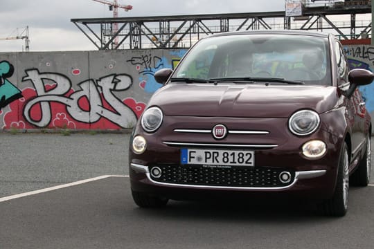 Fiat 500 Facelift: Kleine Knutschkugel im Detail verbessert.