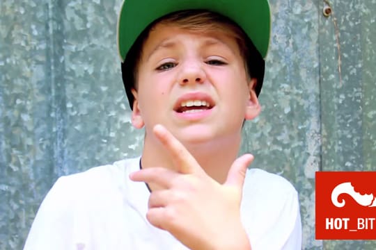 Voller Einsatz für Sarah Grace: der Kinder-Rapper MattyB.