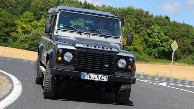 Land Rover überholt Porsche bei Schwacke-Restwertanalyse.