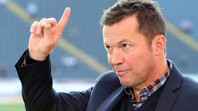 Rekordnationalspieler Lothar Matthäus kritisiert die Weltmeister Mario Götze und Julian Draxler. Rekordnationalspieler Lothar Matthäus kritisiert die Weltmeister Mario Götze und Julian Draxler.