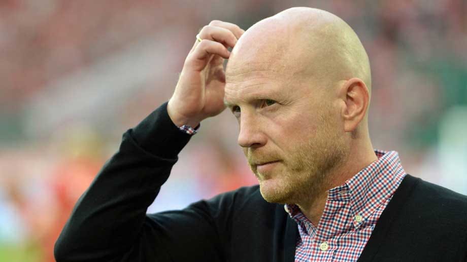 Bayerns Sportvorstand Matthias Sammer: "Die Leute draußen sollen wissen, dass sie sich keine Sorgen machen müssen." Bayerns Sportvorstand Matthias Sammer: "Die Leute draußen sollen wissen, dass sie sich keine Sorgen machen müssen."