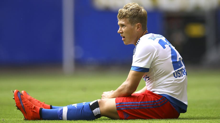 Matthias Ostrzolek und drei weitere HSV-Profis sorgen mit ihrer Schuh-Wahl für Ärger. Matthias Ostrzolek und drei weitere HSV-Profis sorgen mit ihrer Schuh-Wahl für Ärger.