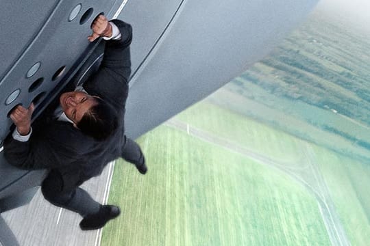 Ethan Hunt (Tom Cruise) lässt sich mal wieder etwas hängen.