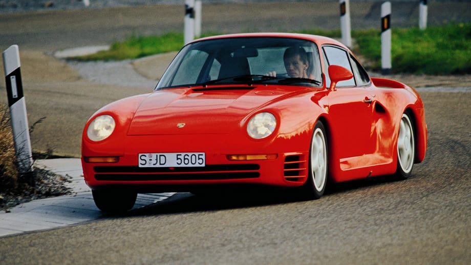 Promis wie der damalige Rallyeweltmeister Walter Röhrl führen den Porsche 959.