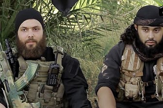 Deutschsprachige IS- Kämpfer, Abu Omar al-Almani (l.) und Abu Usama al-Gharib.