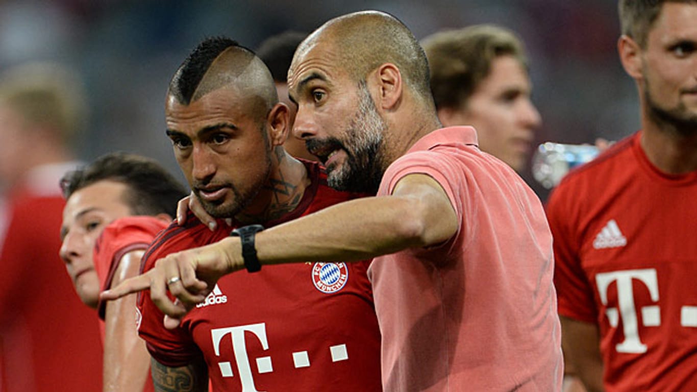 Neuzugang Arturo Vidal und Trainer Pep Guardiola: Der FC Bayern ist bereit für die neue Saison.