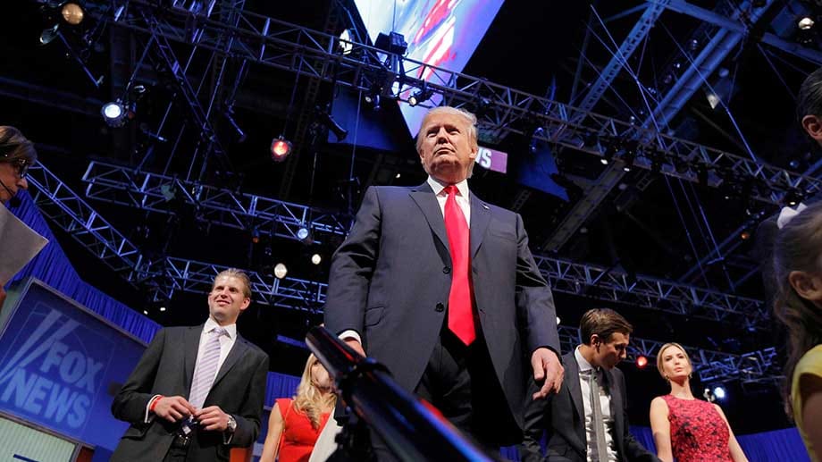 Weiß, was er will - sagt es aber nicht. Noch nicht: Donald Trump dominierte wie erwartet die TV-Debatte der Republikaner.
