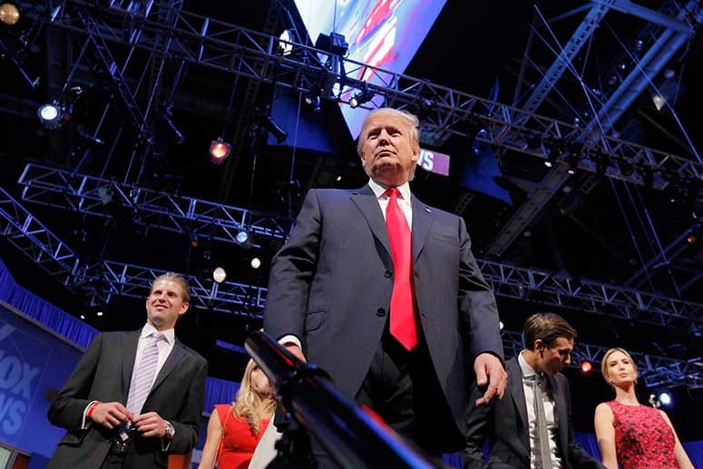 Weiß, was er will - sagt es aber nicht. Noch nicht: Donald Trump dominierte wie erwartet die TV-Debatte der Republikaner.