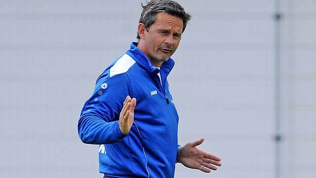 Darmstadts Trainer Dirk Schuster.