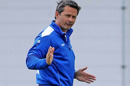 Darmstadts Trainer Dirk Schuster.