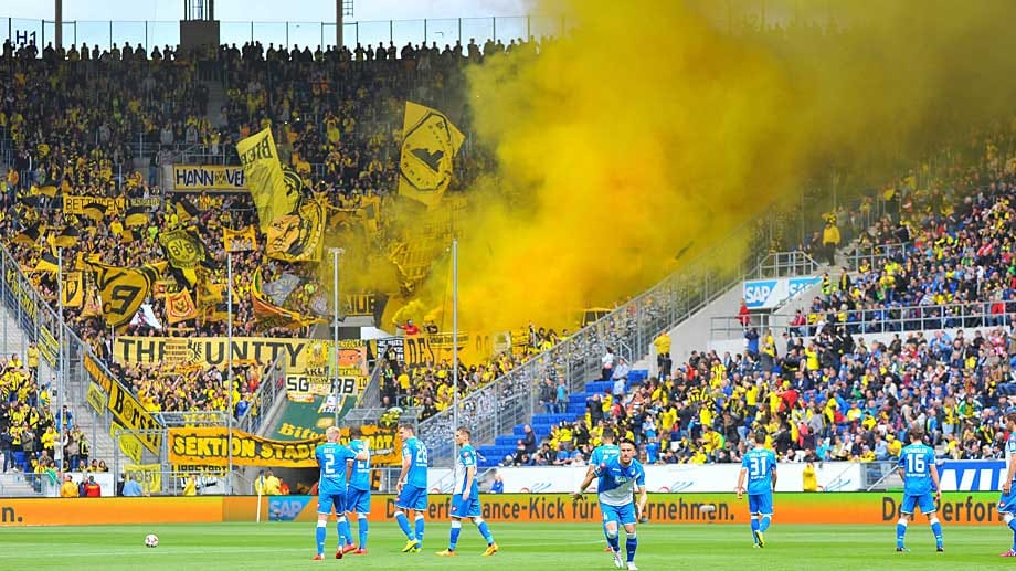 Der BVB-Block beim jüngsten Aufeinandertreffen der Borussia mit der TSG 1899 in der Hoffenheimer Arena. Der BVB-Block beim jüngsten Aufeinandertreffen der Borussia mit der TSG 1899 in der Hoffenheimer Arena.