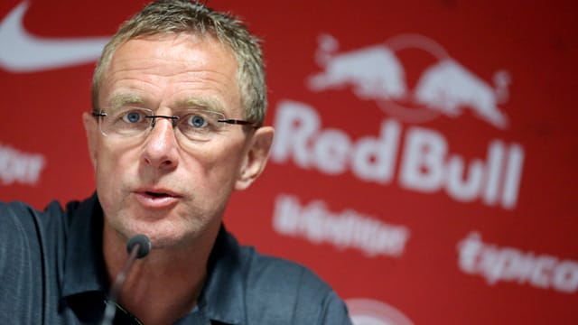 Ralf Rangnick findet auf einer Pressekonferenz klare Worte für den Skandal von Osnabrück.