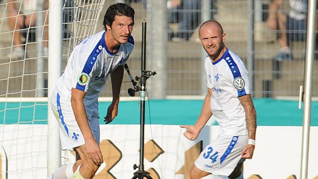 Alt und Neu: Dominik Stroh-Engel und Konstantin Rausch (rechts) kämpfen mit dem SV Darmstadt 98 um den Klassenerhalt. Alt und Neu: Dominik Stroh-Engel und Konstantin Rausch (rechts) kämpfen mit dem SV Darmstadt 98 um den Klassenerhalt.