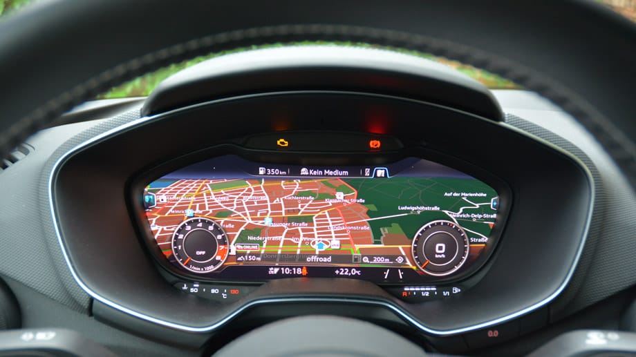 Audis "Virtual Cockpit": In dieser Einstellung füllt die Landkarte des Navi fas die gesamte Fläche aus - das wirkt auf Dauer etwas überladen.