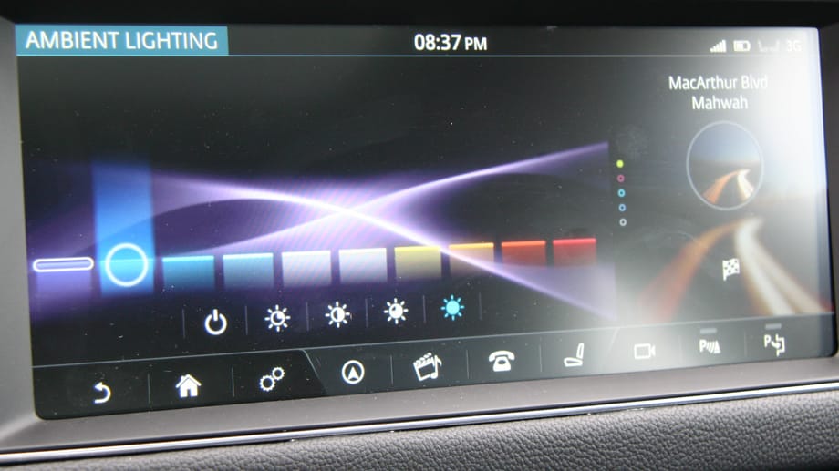 Der Jaguar XF bietet auch eine frei wählbare Ambientebeleuchtung.